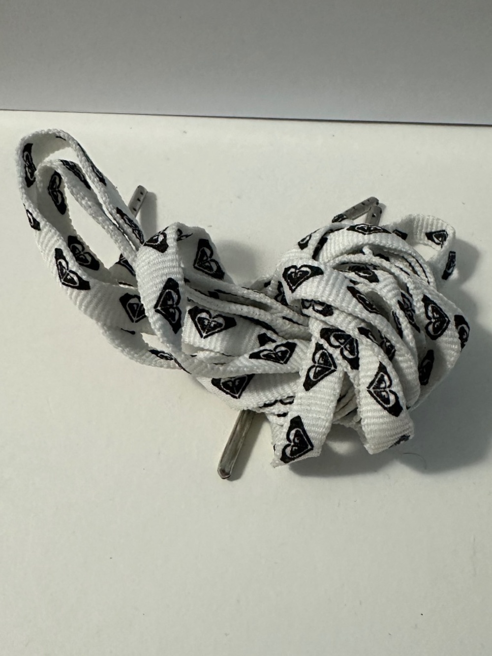 Roxy White Black Heart Logo Print Shoelaces Metal Tips